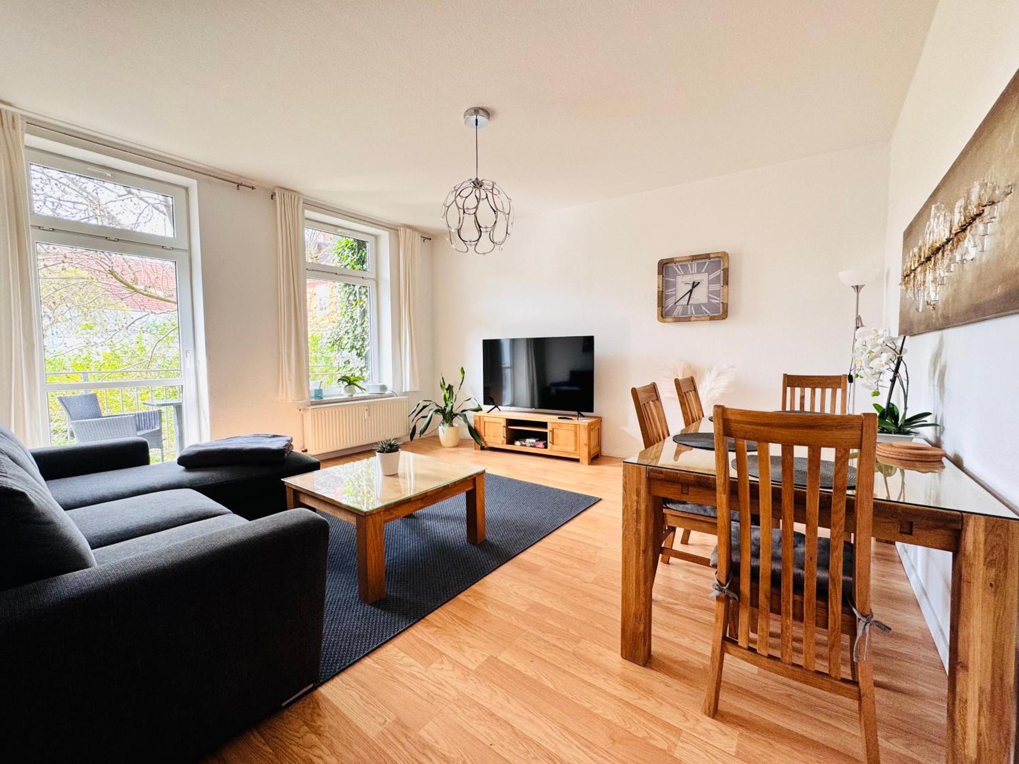 Attraktive Wohnung Im Schoenen Hinterhof Шверин Екстериор снимка